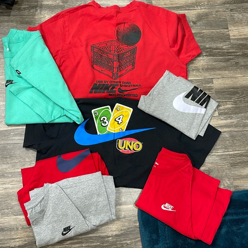 Nike Tees like NEW!